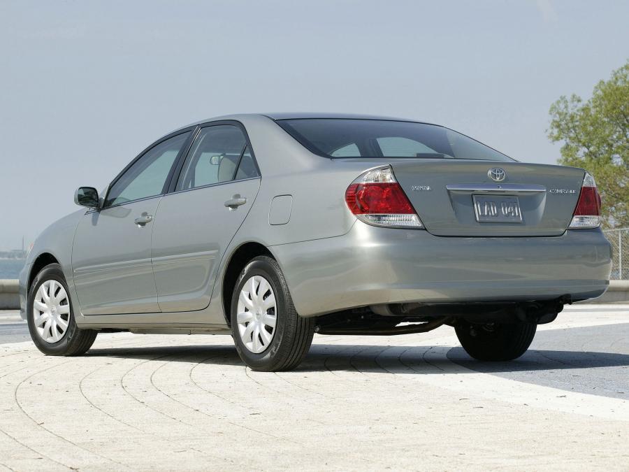  Toyota Camry LE 2004 года  (US) (фото 3 из 10)